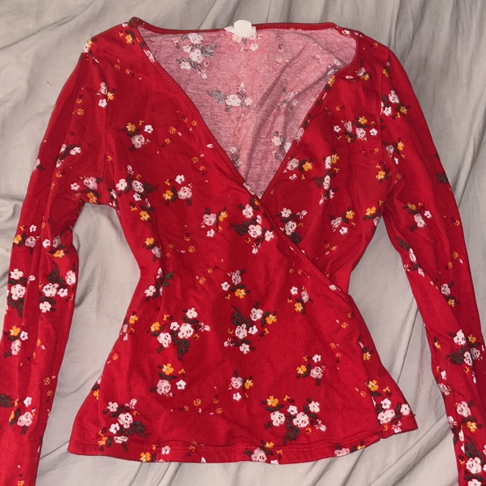 Garage Red floral wrap long sleeve top 💌 - Picture 4 of 5
